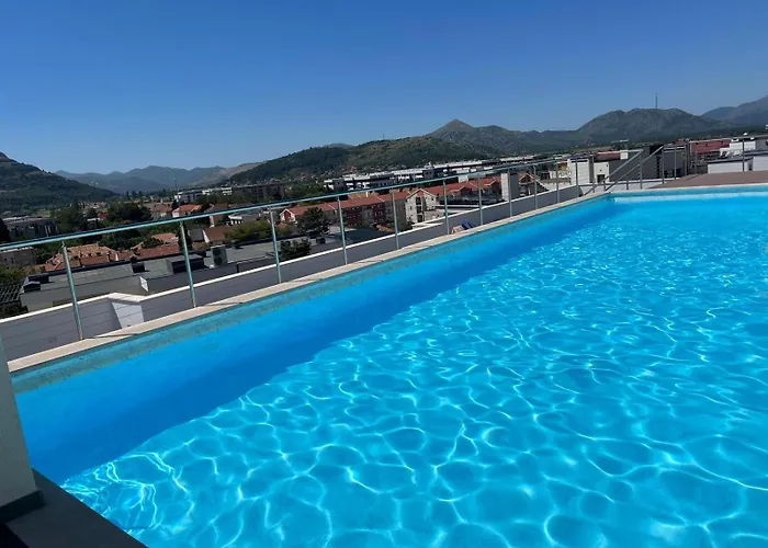 Olive Center Apartment